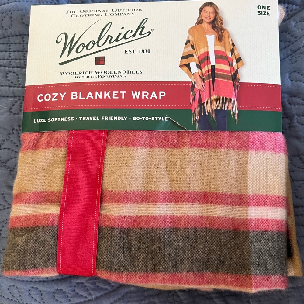 Woolrich Cozy Blanket Wrap - Red and Tan